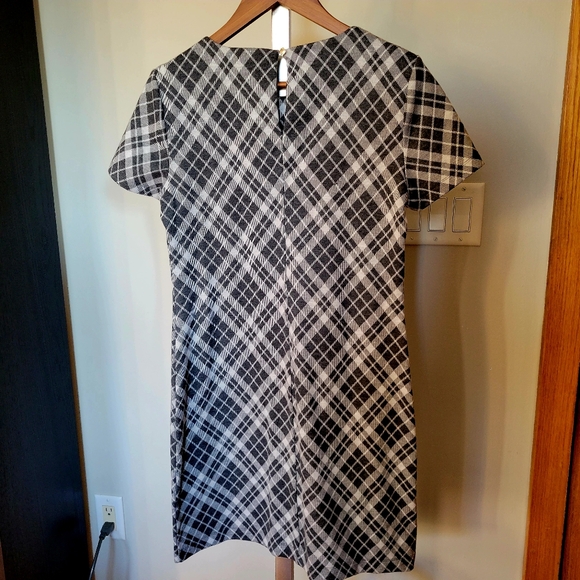 Tommy Hilfiger Gray & White Plaid Sweater Dress Size 6 - Picture 3 of 7